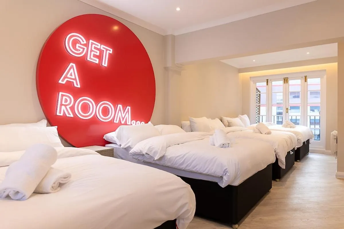 Apartment Luxury Penthouse In Cardiff City Centre Sleeps 14 United Kingdom