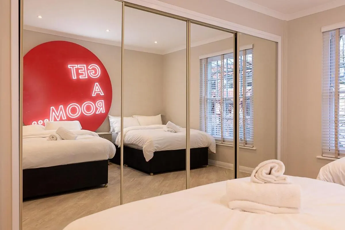 Apartment Luxury Penthouse In Cardiff City Centre Sleeps 14