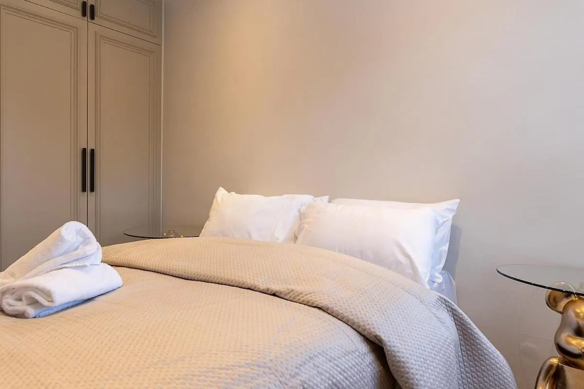 Luxury Penthouse In Cardiff City Centre Sleeps 14 United Kingdom