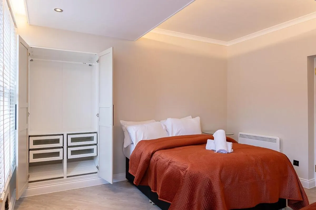 Luxury Penthouse In Cardiff City Centre Sleeps 14 Apartament